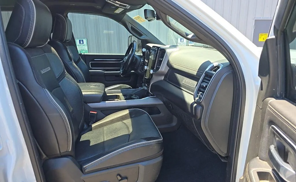 Used 2022 White Ram Laramie image 8