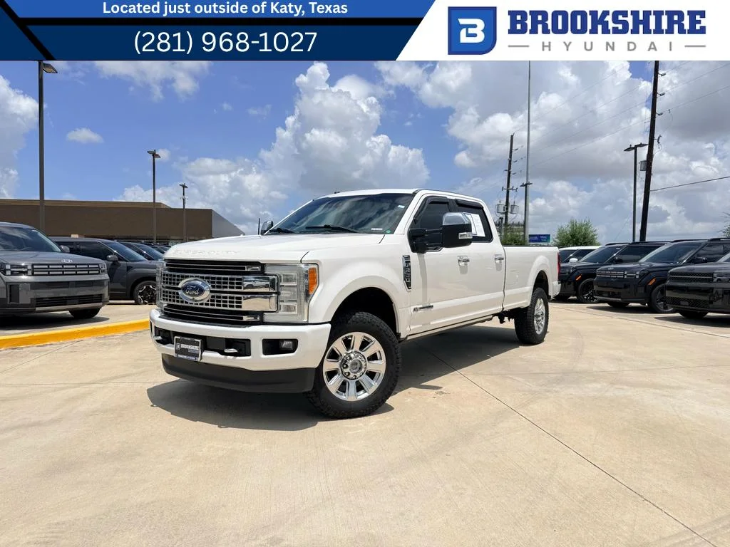 Used 2018 White Platinum Metallic Tri-Coat Ford Platinum image 1