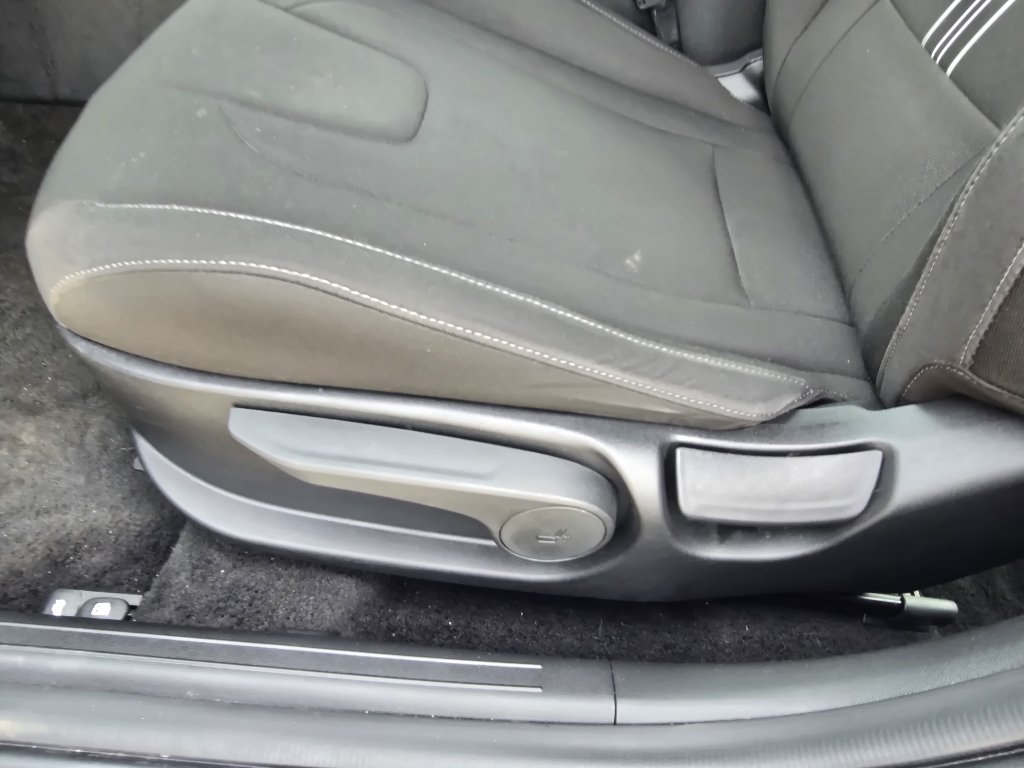 Used 2025 Intense Blue Hyundai SEL Sport image 15