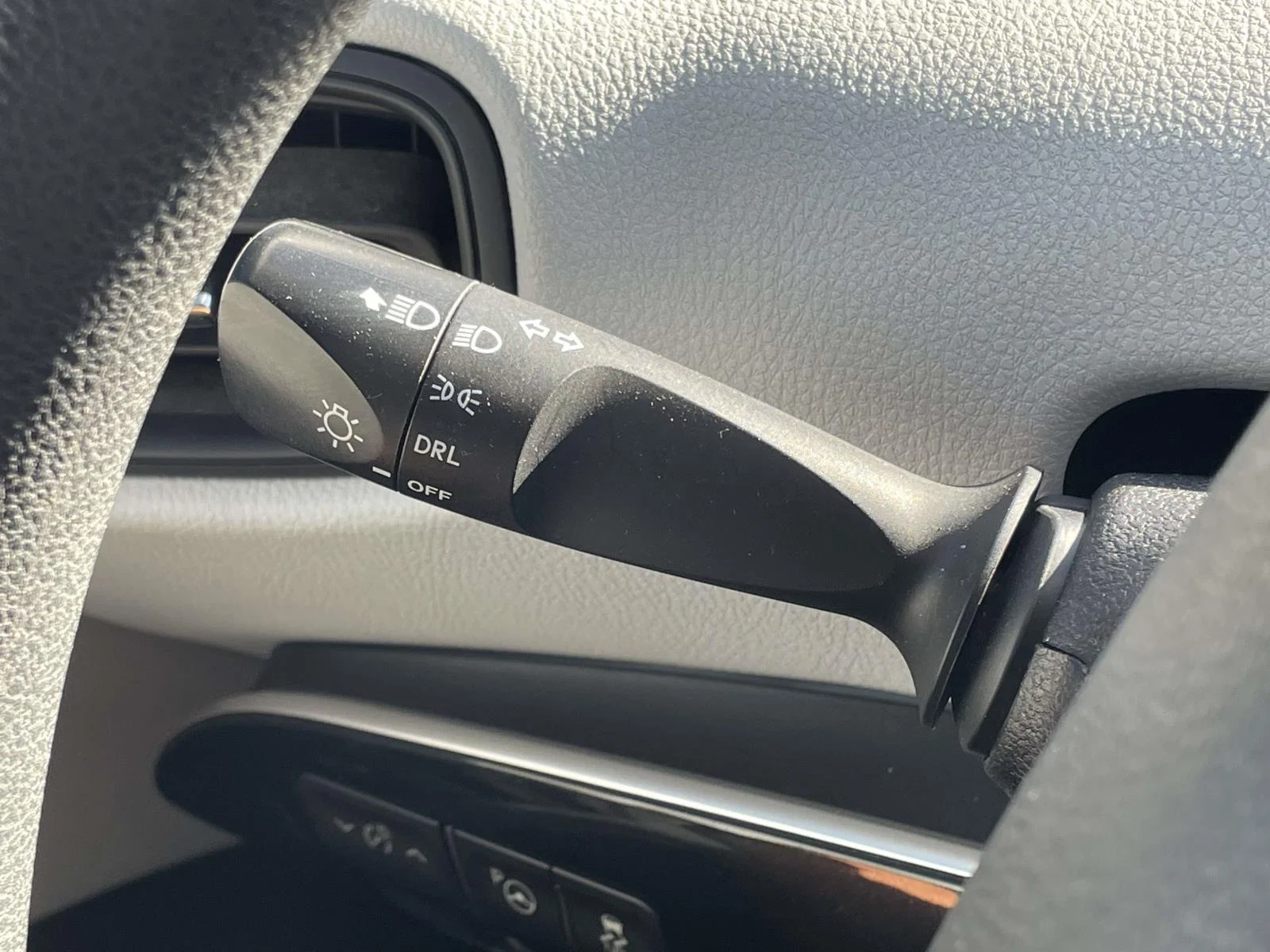 Used 2019 Blizzard Pearl Toyota LE image 12