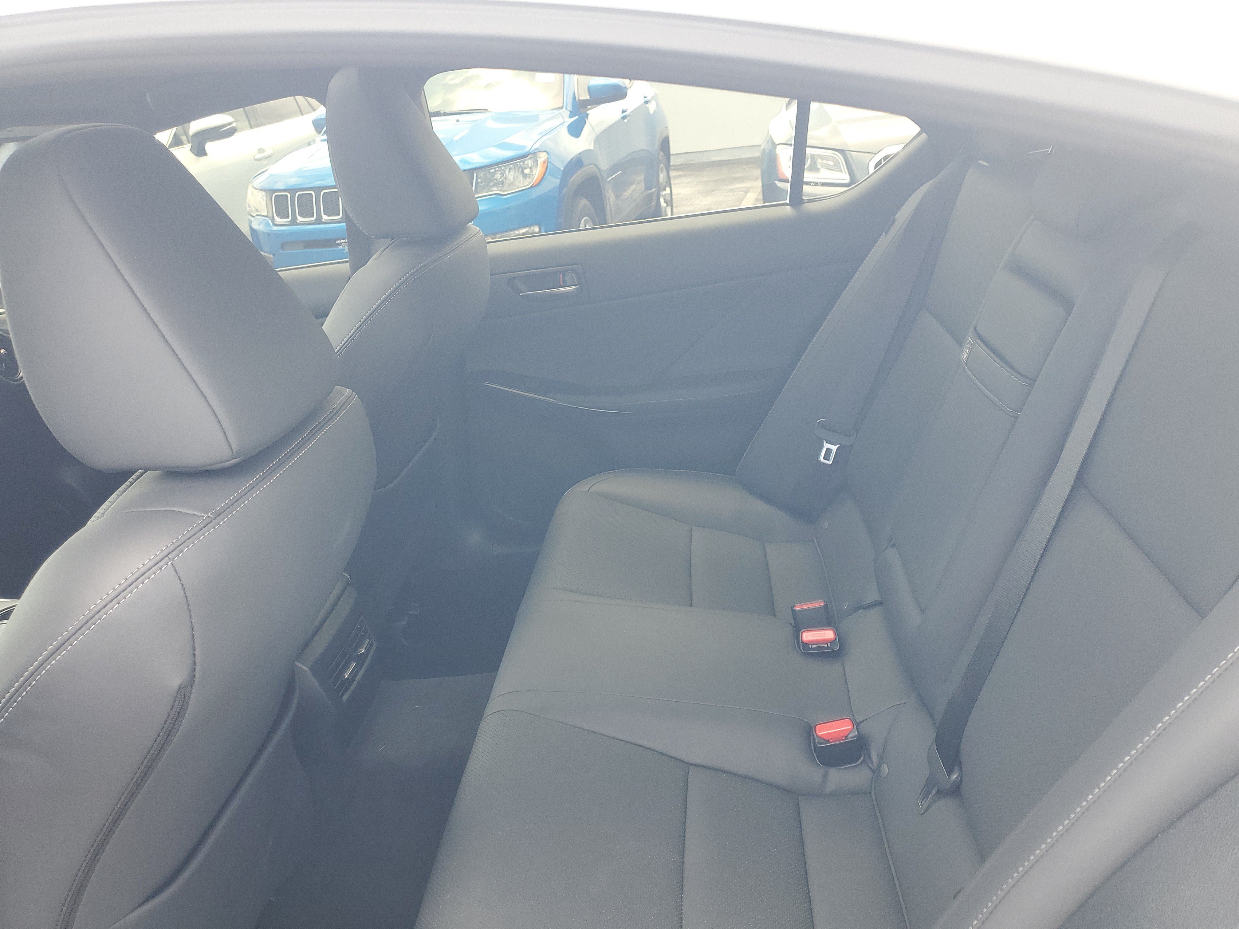Used 2025 White Pearl Lexus IS 300 image 10