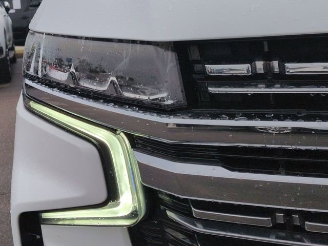 Used 2024 Summit White Chevrolet Premier image 9