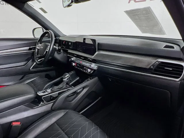 Used 2023 White Kia EX X-Line image 42