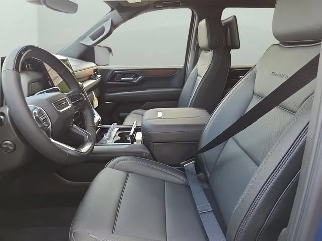 2026 GMC Yukon Denali - Photo 28