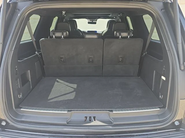 Used 2019 Black Metallic Lincoln Reserve image 34