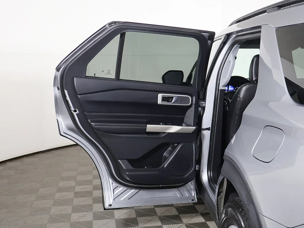 Used 2022 Silver Ford XLT image 21