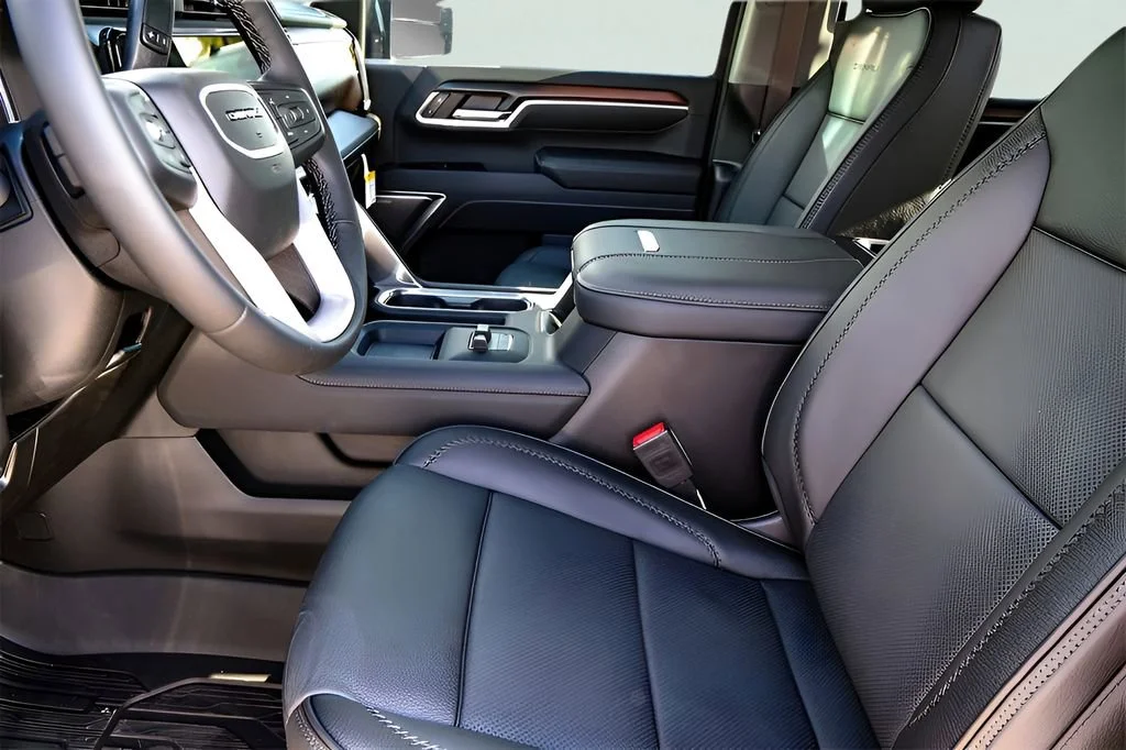 Used 2025 Onyx Black GMC Denali image 12
