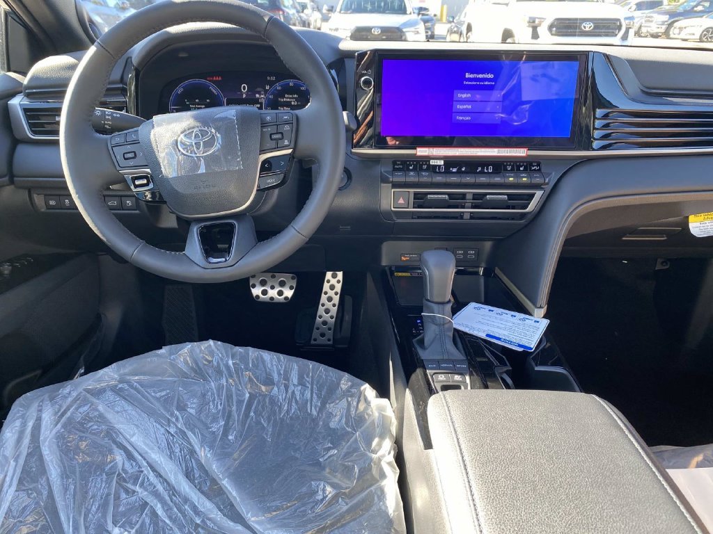 New 2026 Ocean Gem with Midnight Black Metallic roof Toyota XSE image 8