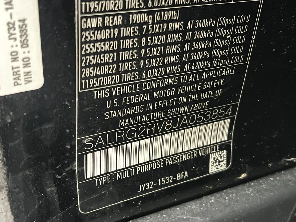Used 2018 Black Land Rover SE image 25