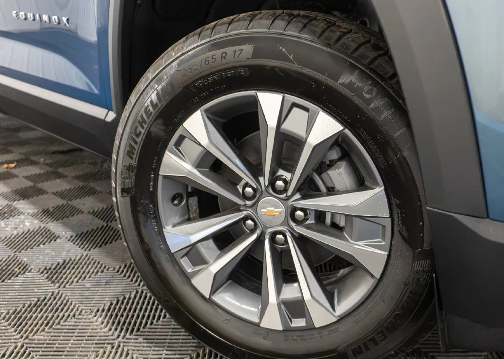 New 2027 Lakeshore Blue Metallic Chevrolet LT image 8