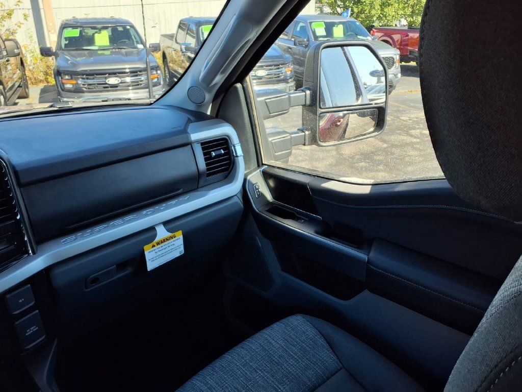 New 2027 Ruby Red Metallic Tinted Clearcoat Ford F-250® XLT image 23