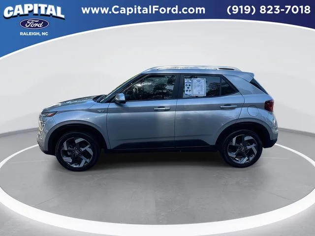 Used 2025 Silver Hyundai SEL image 5