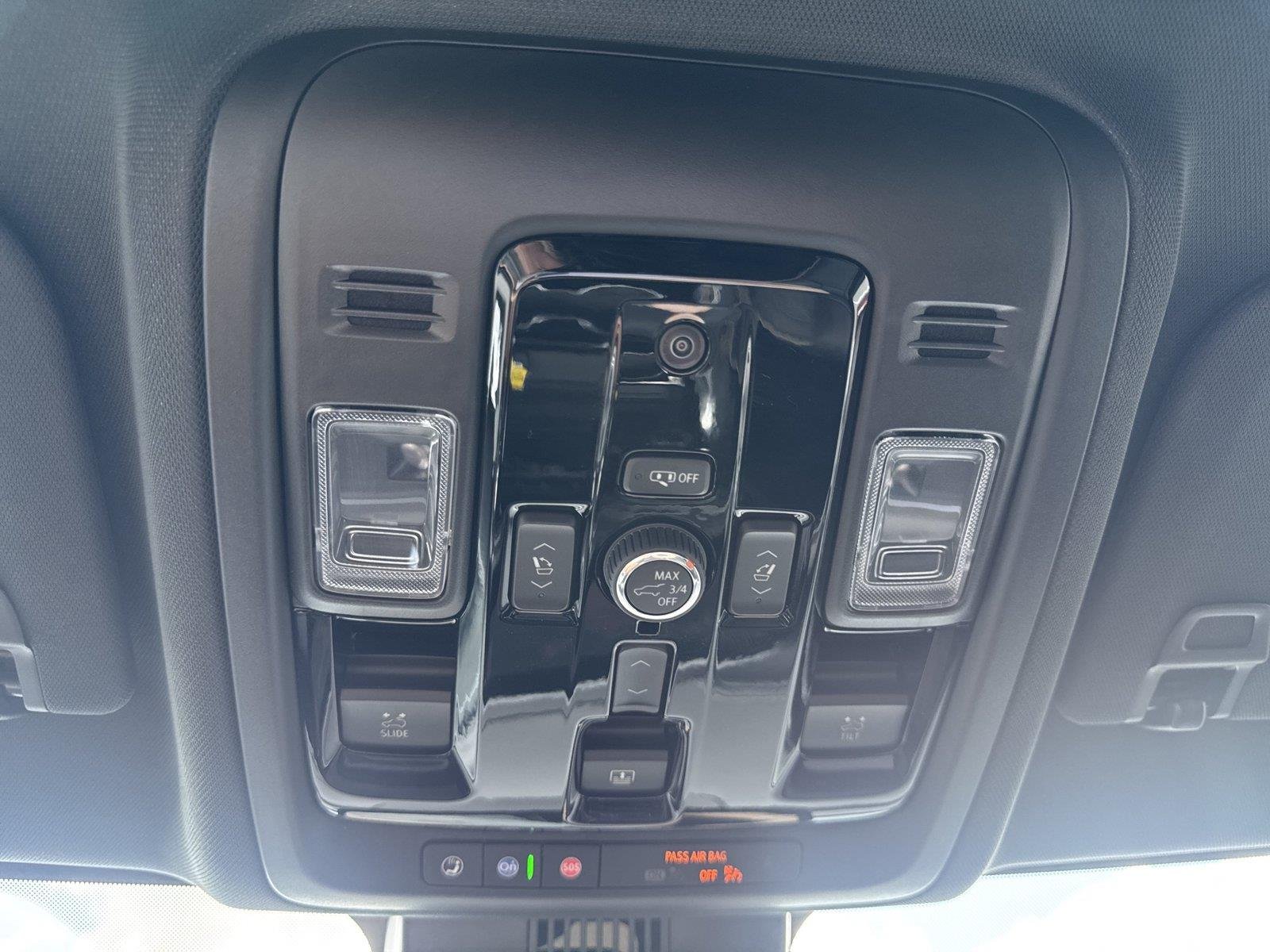 Used 2026 Polar White Tricoat Chevrolet Premier image 28