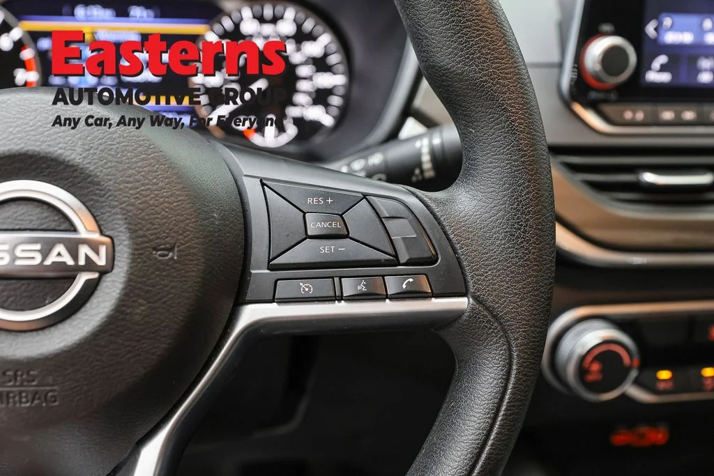 Used 2025 Gray Nissan 2.5 SV image 16