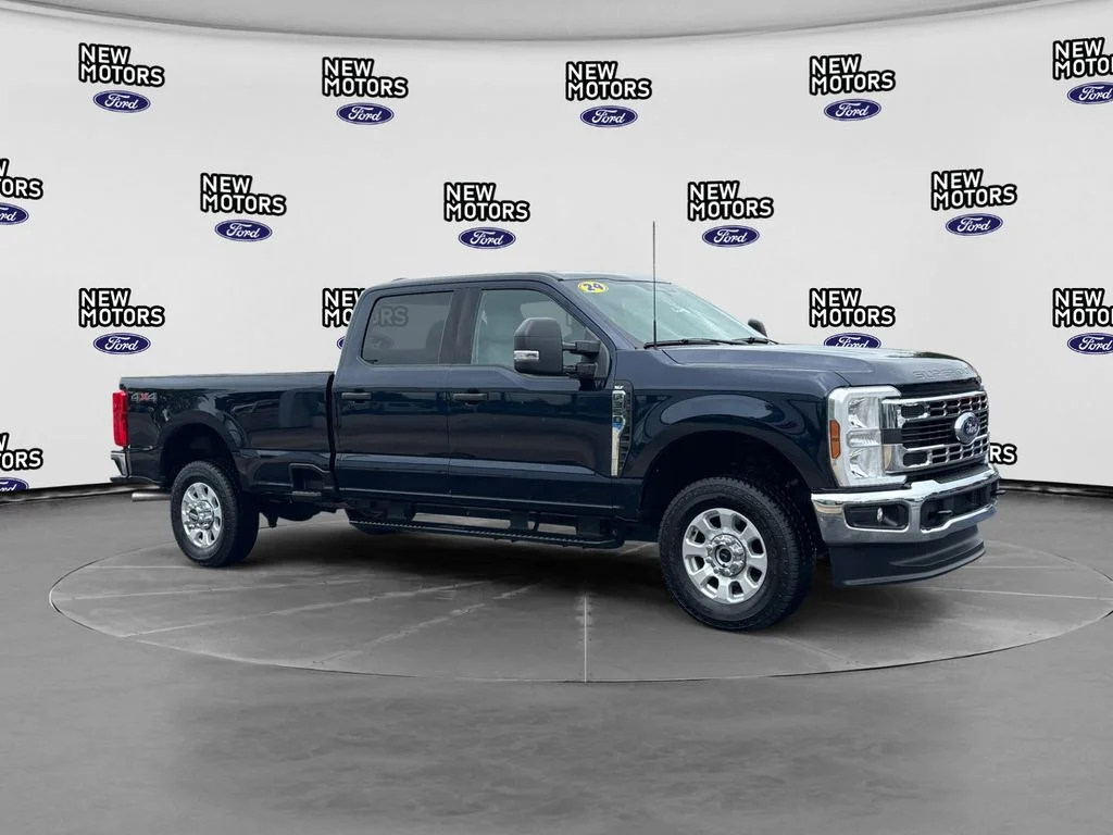 Used 2024 Blue Metallic Ford XLT image 8