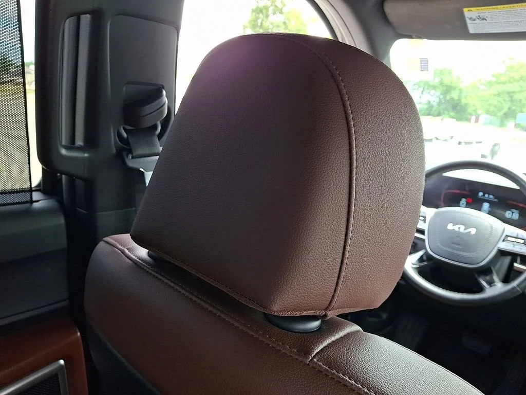 Used 2023 Ebony Black Kia EX image 14