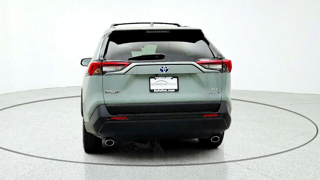 Used 2021 Lunar Rock Toyota Hybrid XLE AWD w/ Weather Package image 6