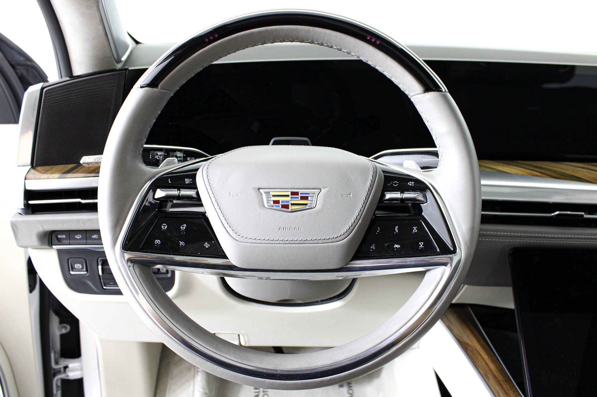 Used 2025 Crystal White Tricoat Cadillac Sport Platinum image 51