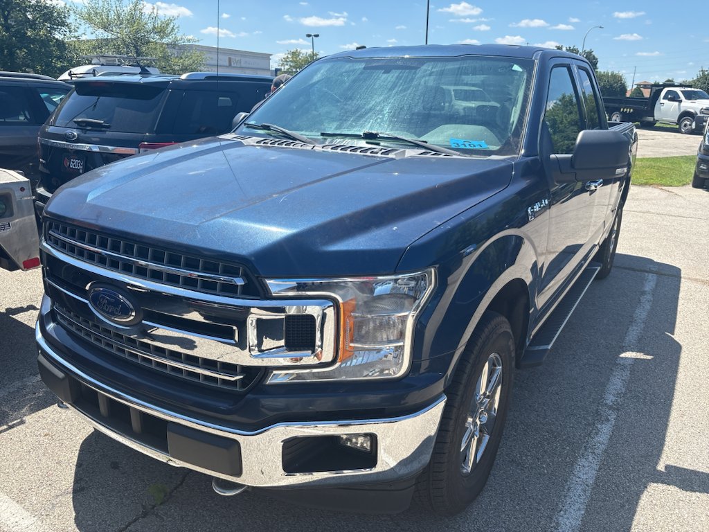 Used 2018 Blue Jeans Metallic Ford XLT image 2