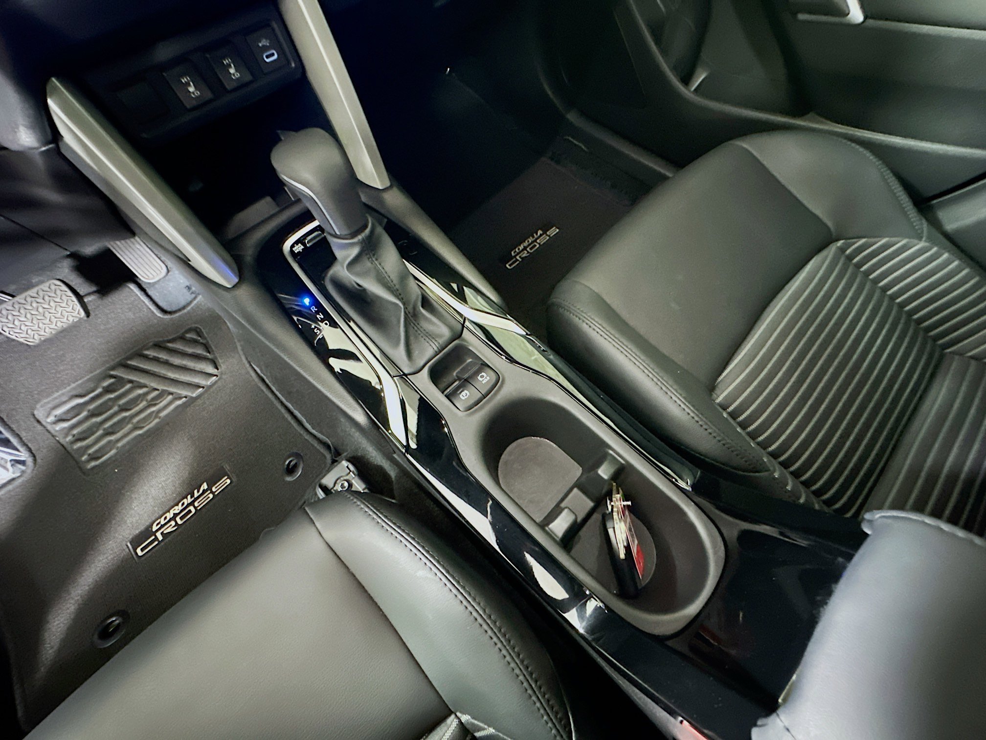 Used 2025 Blue Toyota Hybrid XSE image 22