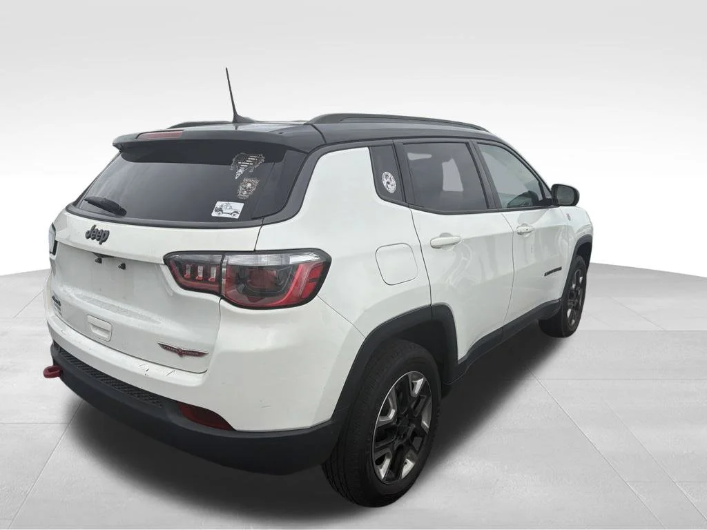 Used 2018 White Jeep Trailhawk image 31