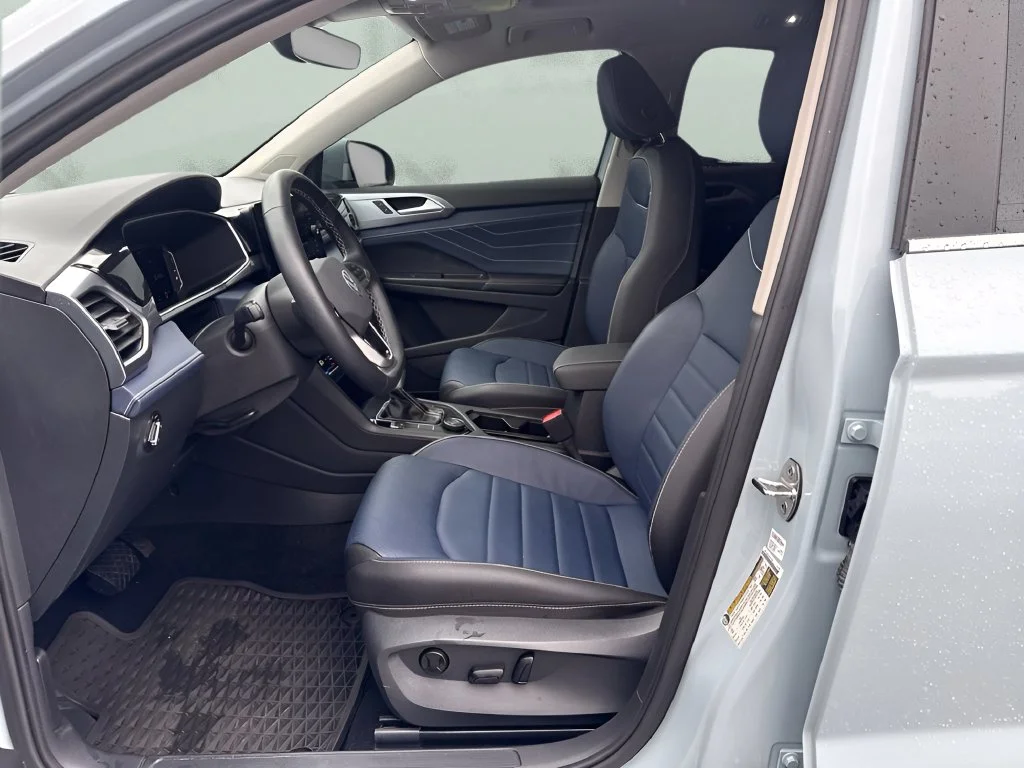 Used 2025 Gray Volkswagen 1.5T SEL image 9