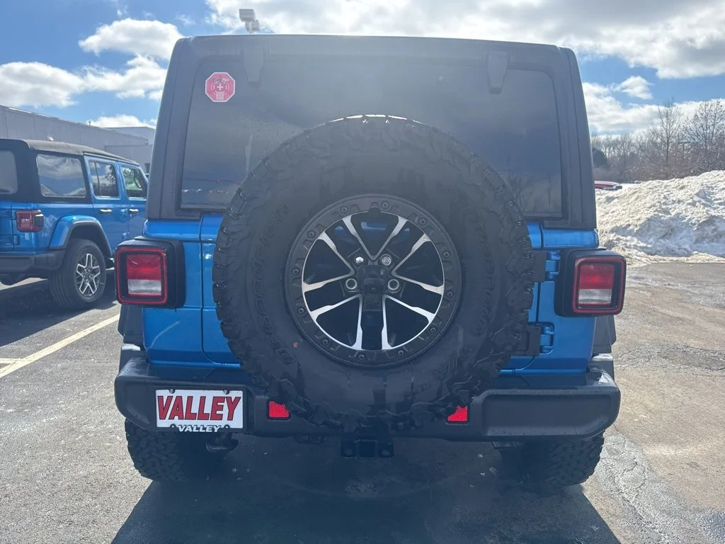 2025 Jeep Wrangler 4-Door Willys - Photo 15