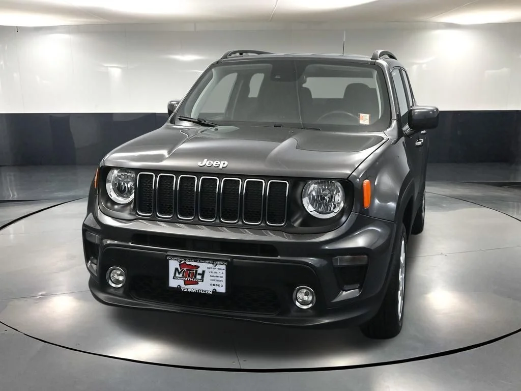 Used 2021 Gray Jeep Latitude image 12