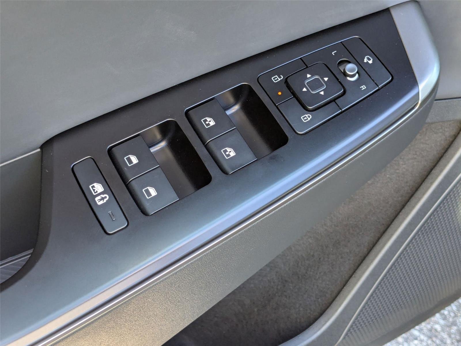 New 2025 Ebony Black Kia Light Long Range image 13