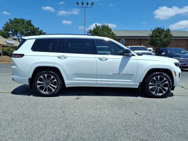 Used 2023 White Jeep Overland 4x4 image 34