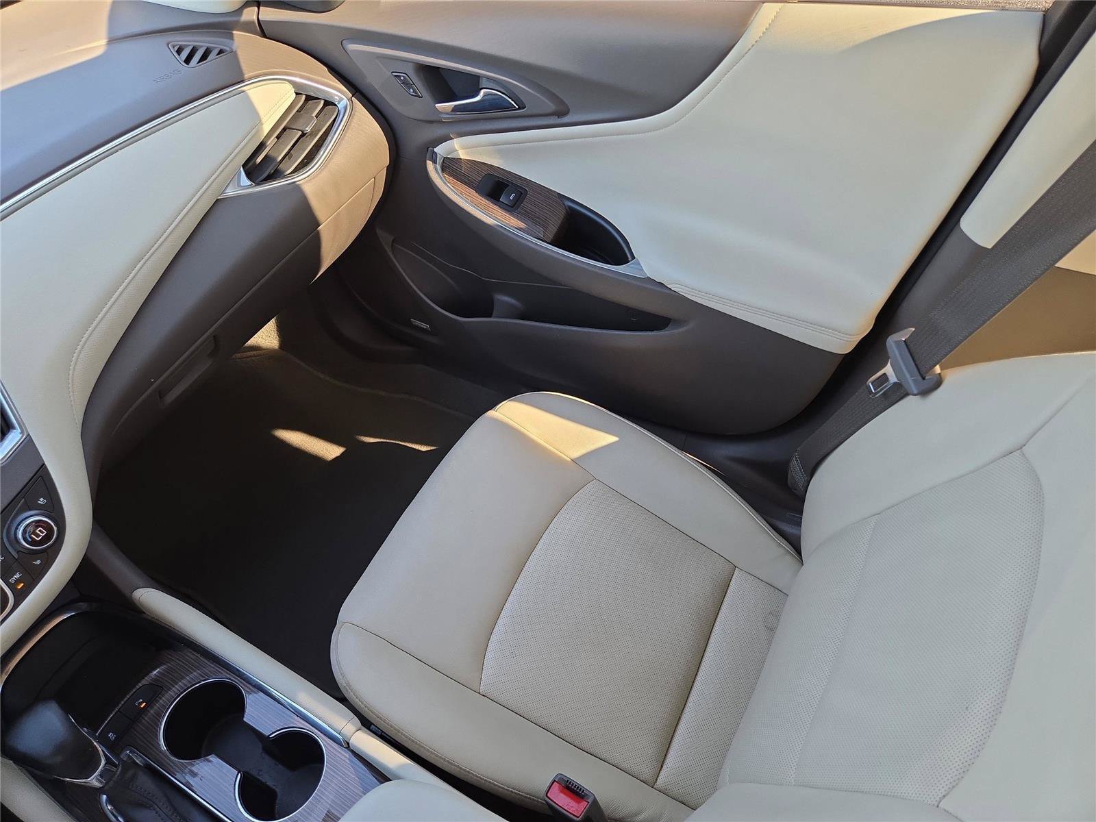 Used 2024 Mineral Gray Metallic Chevrolet LT image 13
