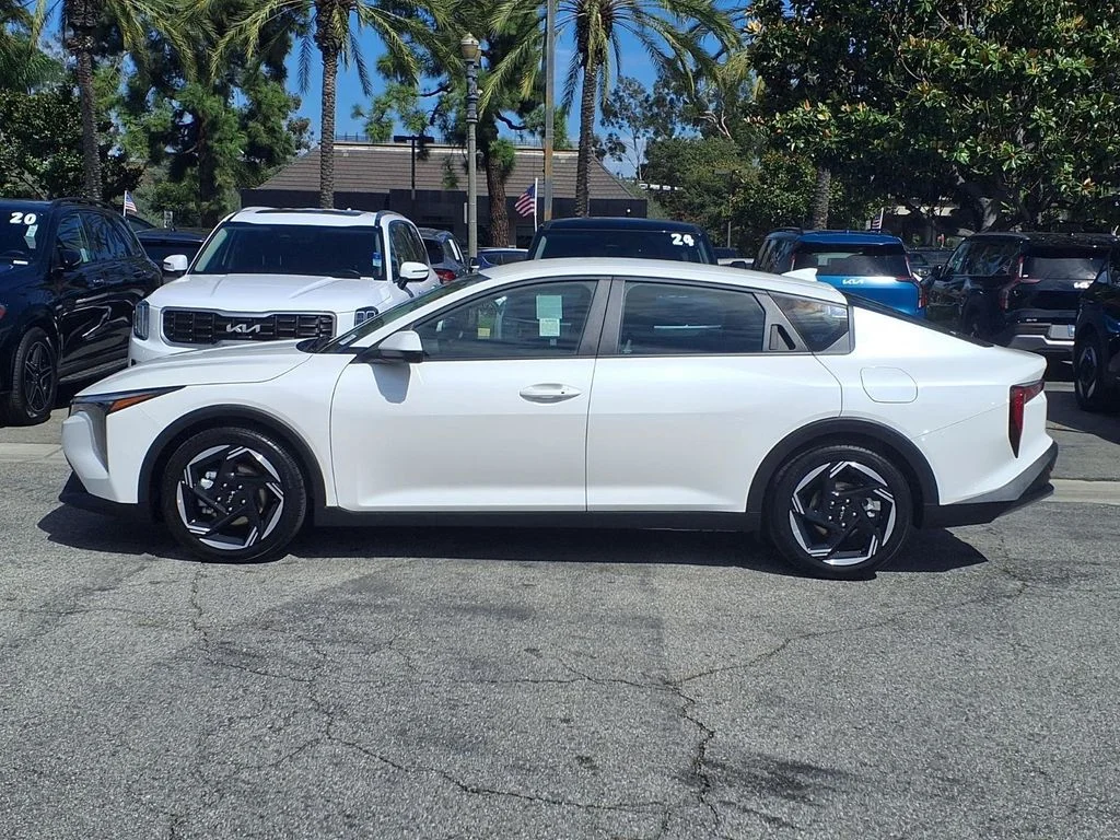 Certified Used 2025 White Kia EX image 4