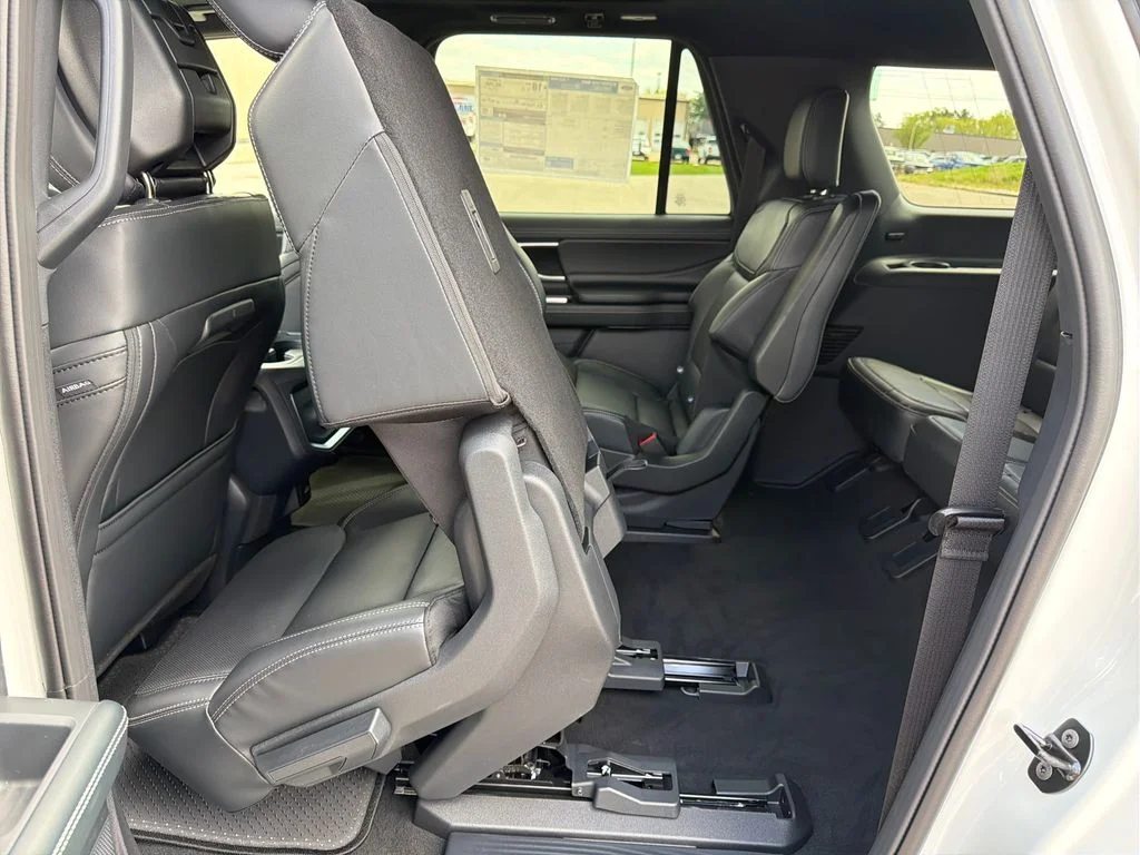 New 2026 White Ford Platinum image 25