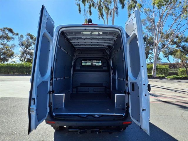 New 2026 Arctic White Mercedes-Benz Cargo 144 WB image 21