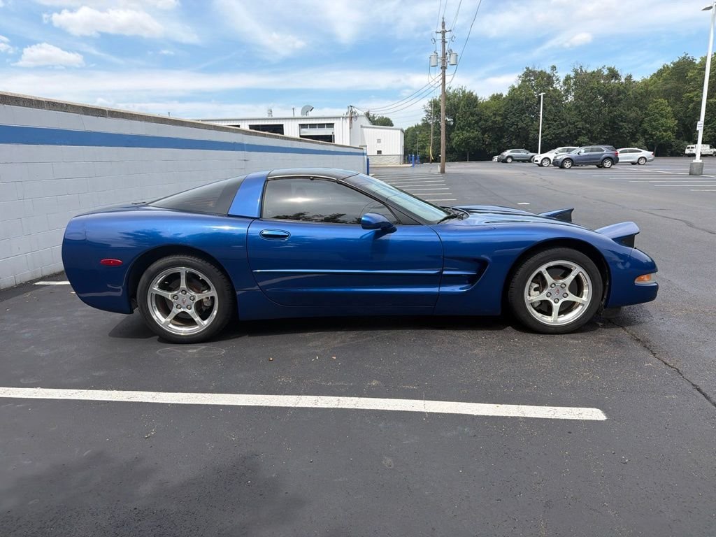 Used 2002 Electron Blue Metallic Chevrolet Base image 6