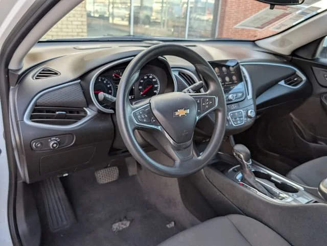 Used 2024 Summit White Chevrolet 1LT image 4