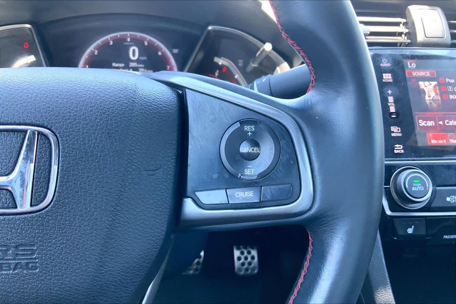 Used 2017 Modern Steel Metallic Honda Si image 25