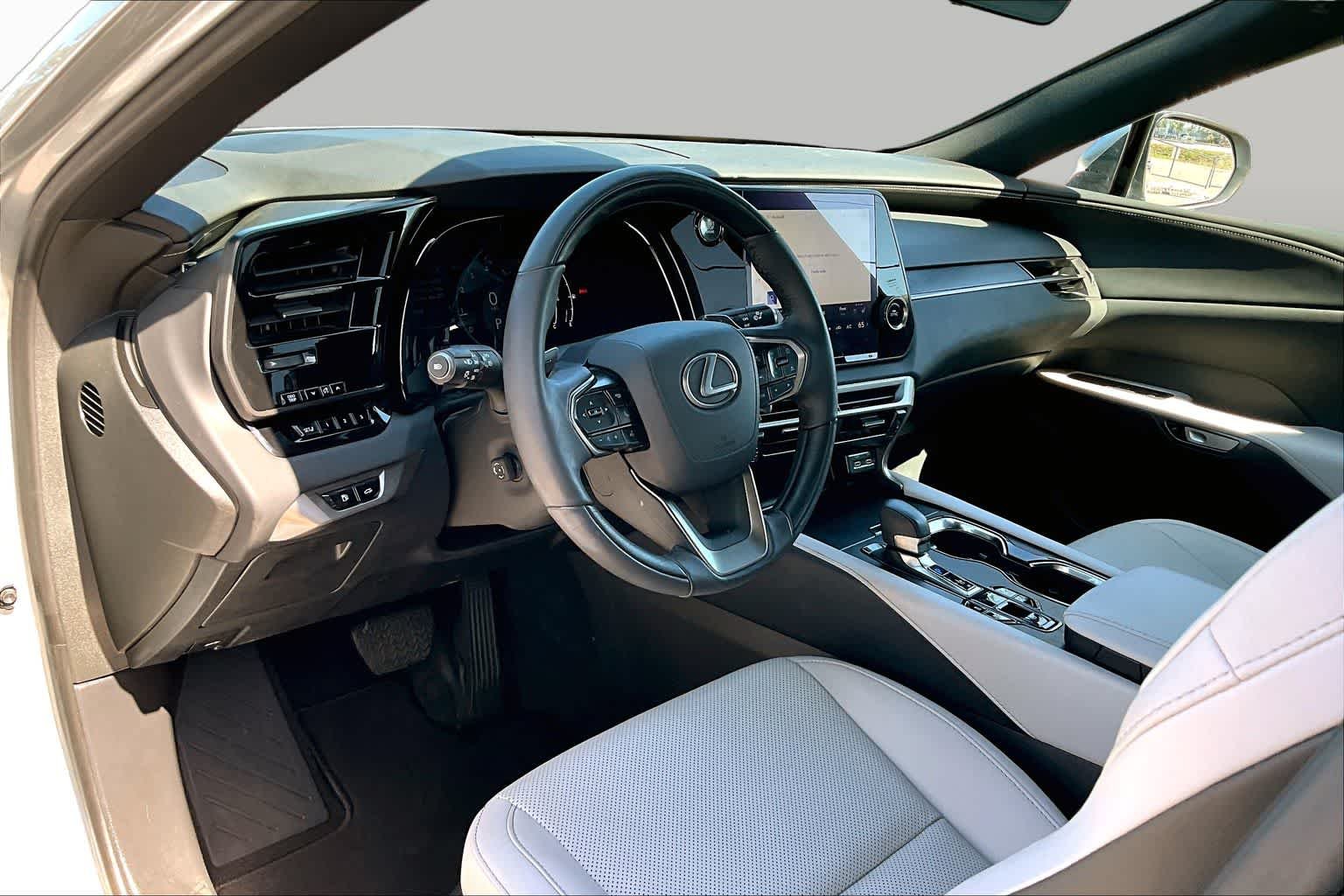 Used 2023 Iridium Lexus Premium image 17