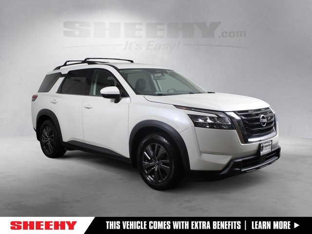 2022 Nissan Pathfinder SV