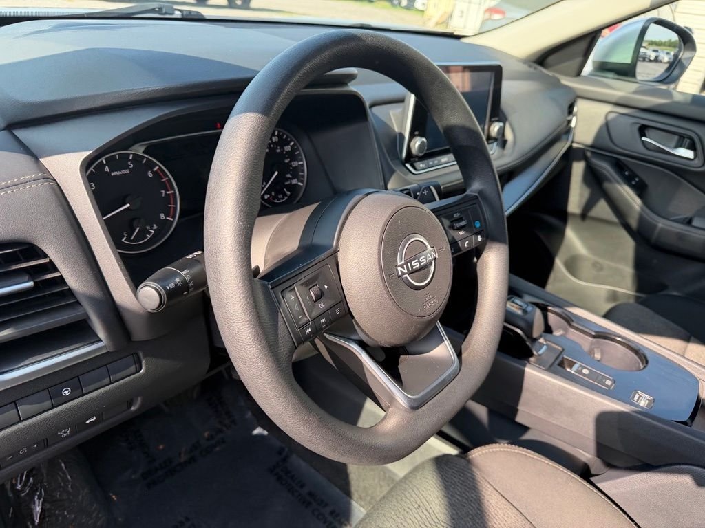 Used 2024 Silver Nissan SV image 17