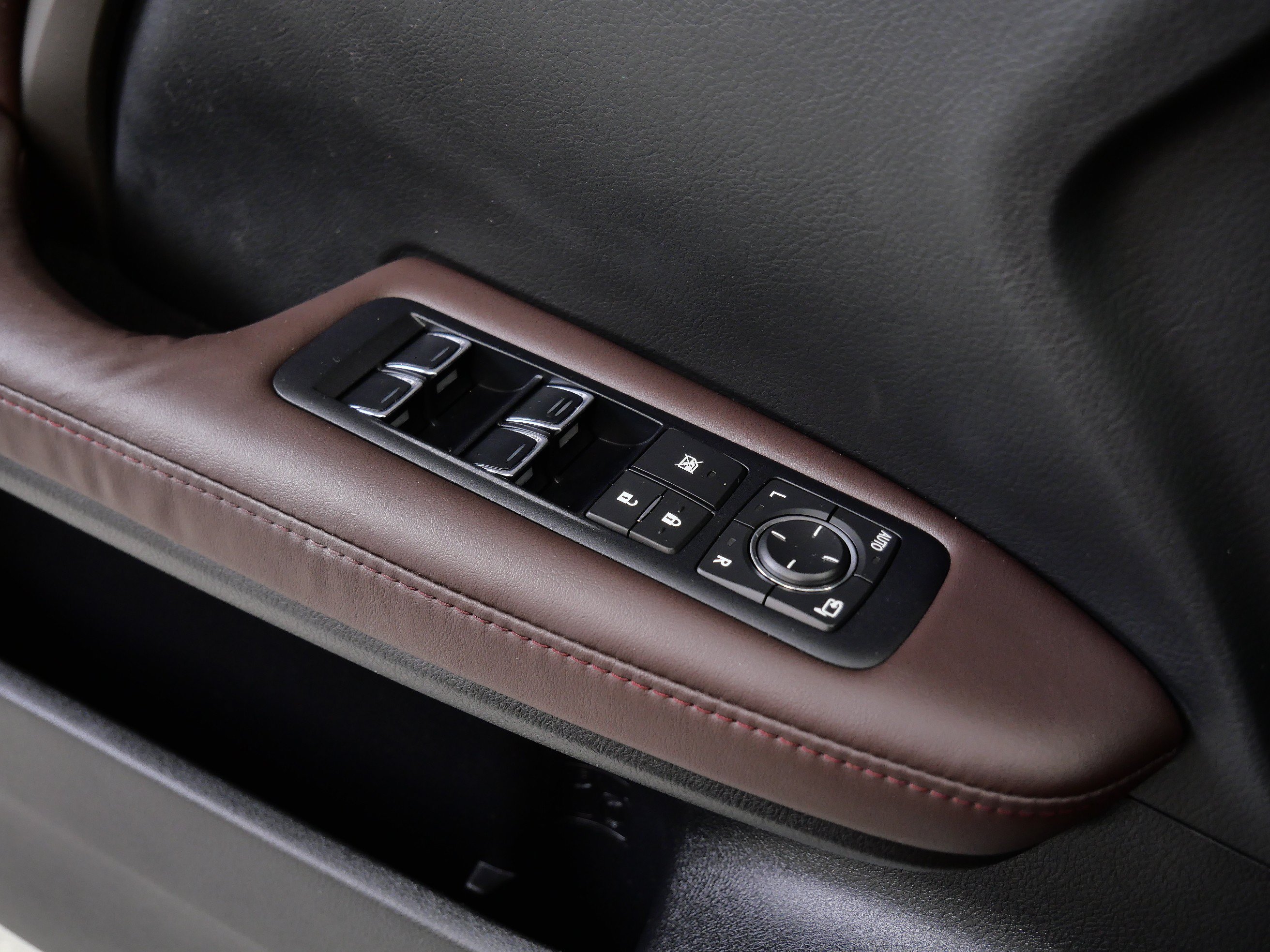 Used 2016 Black Lexus F Sport image 34