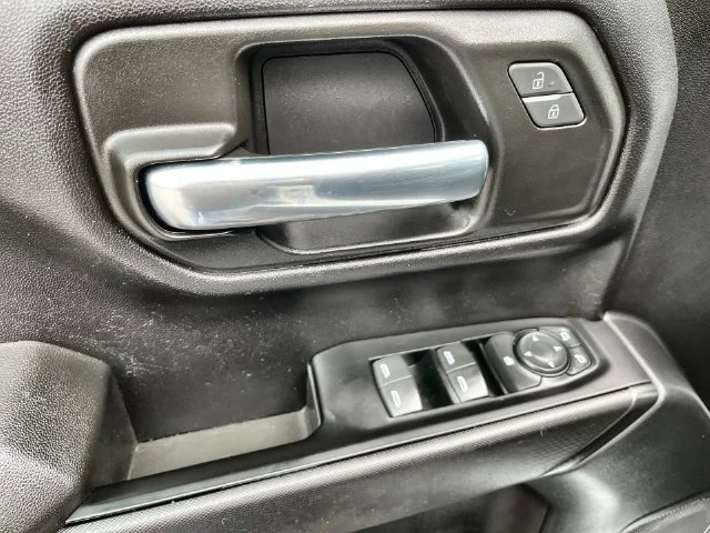 Used 2022 White Chevrolet Custom image 17