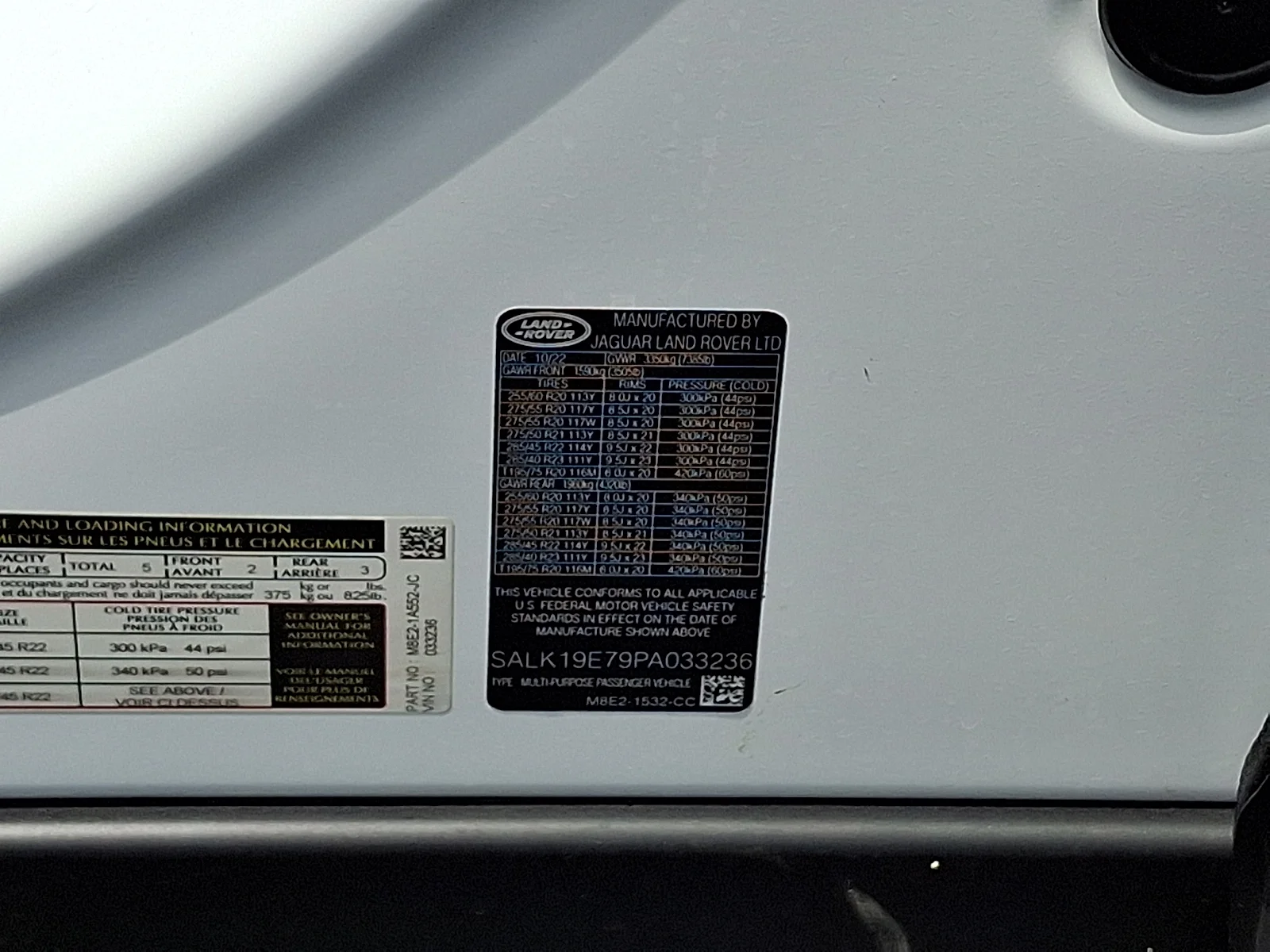 Certified Used 2023 Fuji White - 1AA Land Rover Autobiography image 27