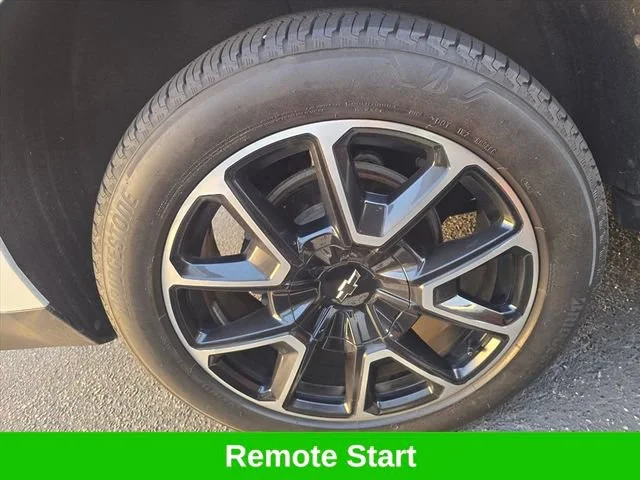Used 2023 SUMMIT WHITE Chevrolet RST image 23