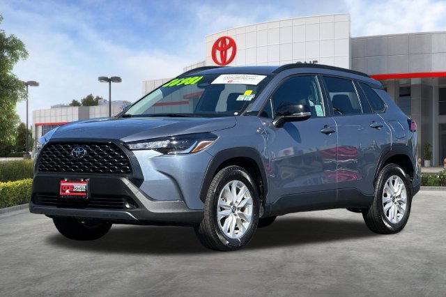 Certified Used 2025  Toyota LE image 10