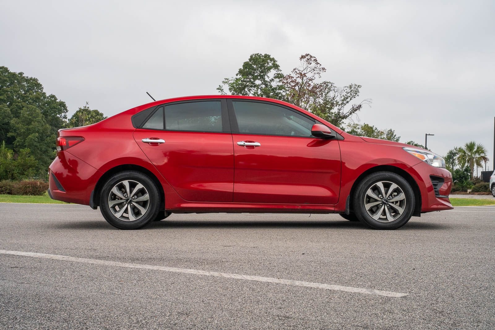 Used 2023 Red Kia S image 8