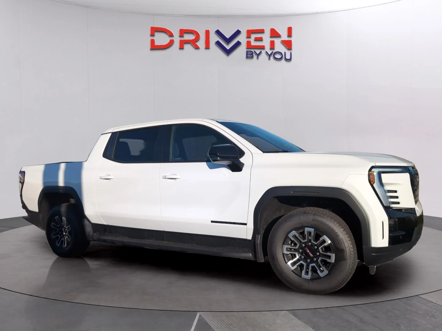 New 2026 Summit White GMC Elevation Standard Range image 4