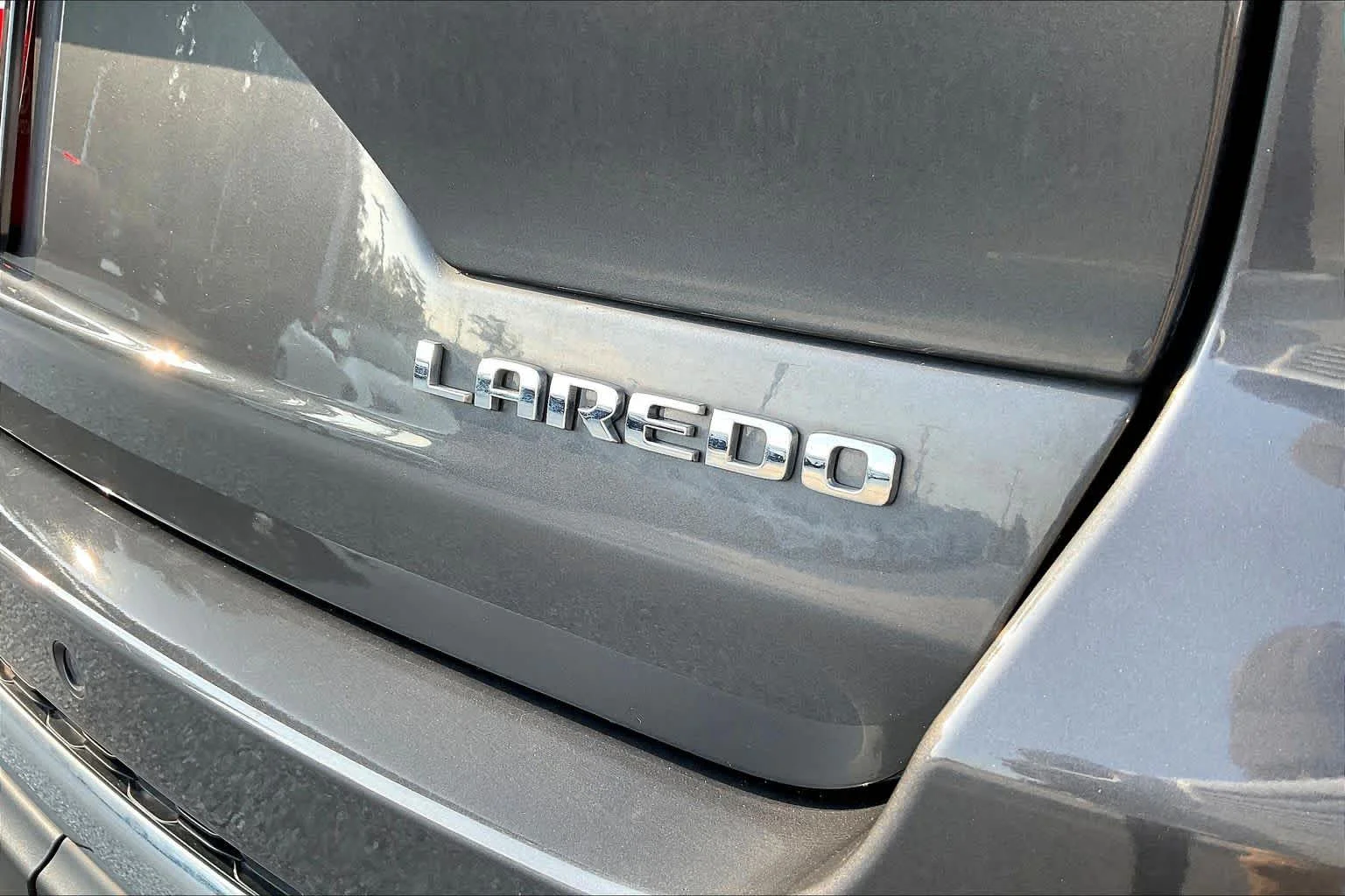 Used 2023 Baltic Gray Metallic Clearcoat Jeep Laredo image 19