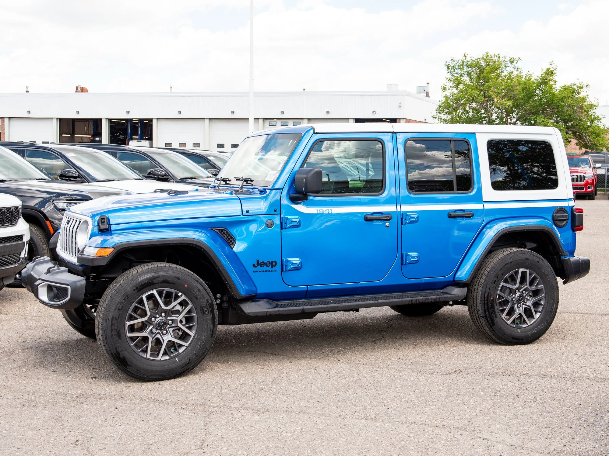 New 2026 Blue Jeep Sahara WhiteCap* 4 Door 4x4, McKinley Leather, Blind-Spot image 3