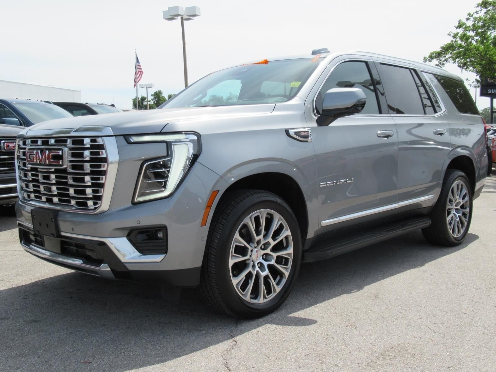 Used 2025 Silver GMC Denali image 3